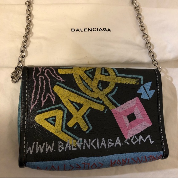 ❌SOLD!!!❌ Authentic Balenciaga graffiti bazar wallet on chain bag - Picture 3 of 6
